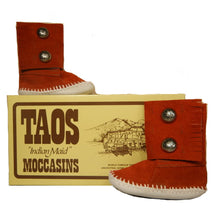 Load image into Gallery viewer, Taos Child / Infant Moccasins 106C