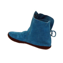 Load image into Gallery viewer, Men's Taos Leather Moccasins w/ 2 Conchos 3000M