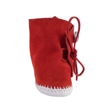 Load image into Gallery viewer, Taos Kids Moccasins w/ Buttons 570 (Youth)